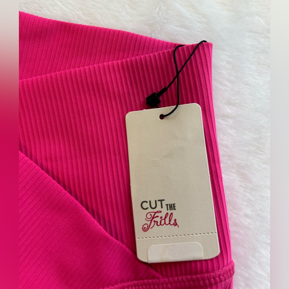 Cut the Frills Pink Biker Shorts Medium NWT - Picture 5 of 9